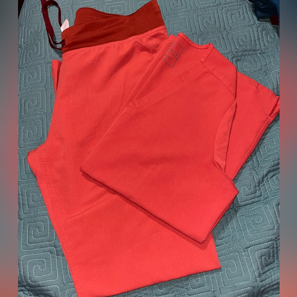 Figs scrubs set!
